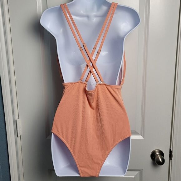 SHEIN One Piece Swimsuit  - Picture 5 of 10